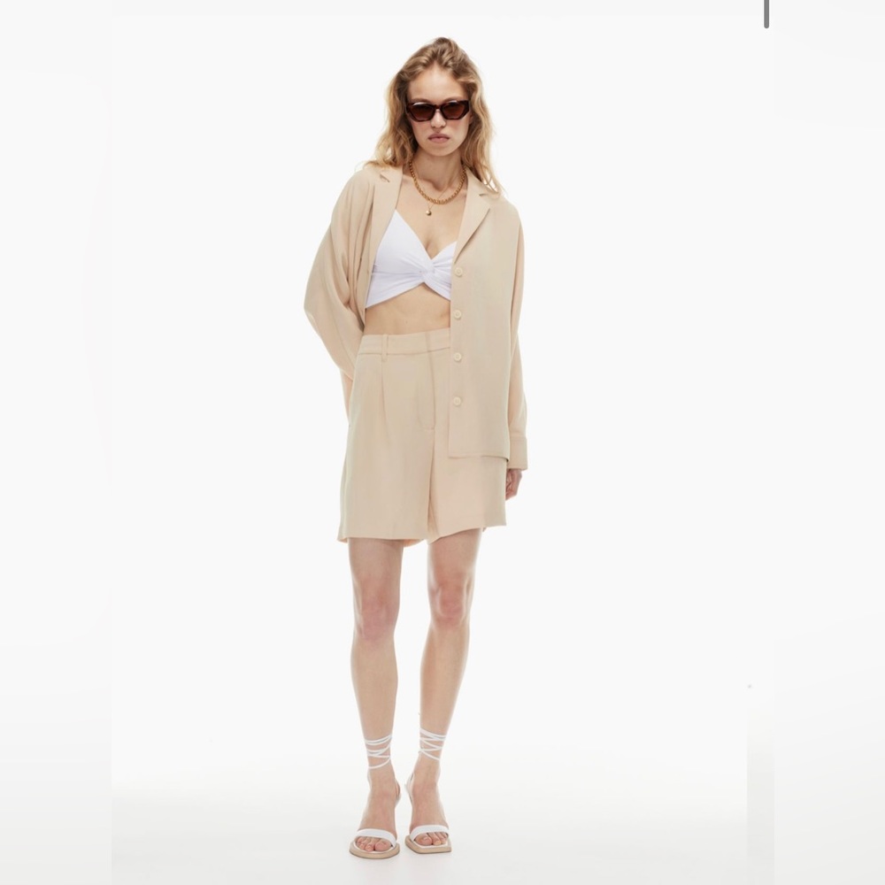 Aritzia Wilfred effortless shorts